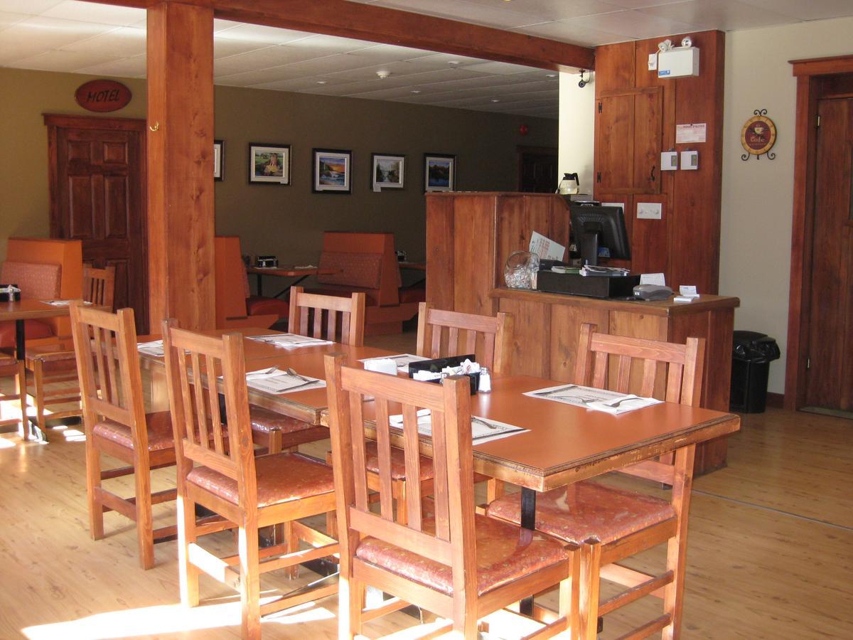 Resto Motel Le Riverain Matapedia Exteriér fotografie